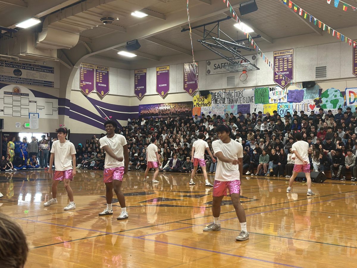 Mr. Amador performs a show stopping routine inspired by Valentine's Day during Donversity. 